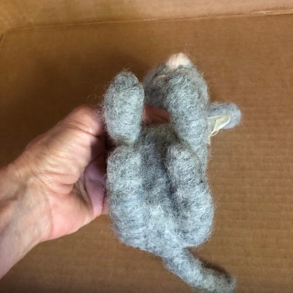 Handmade, needle felted, freestanding mouse - Picture 5 of 5